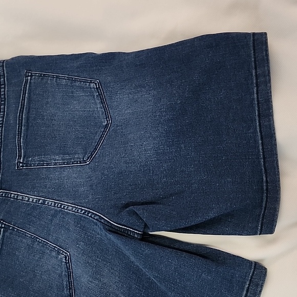 DKNY Jeans women's Short Size: L - Picture 17 of 17